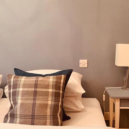 The Royal Mile Residence By Reserve Apartments เอดินบะระ ภายนอก รูปภาพ